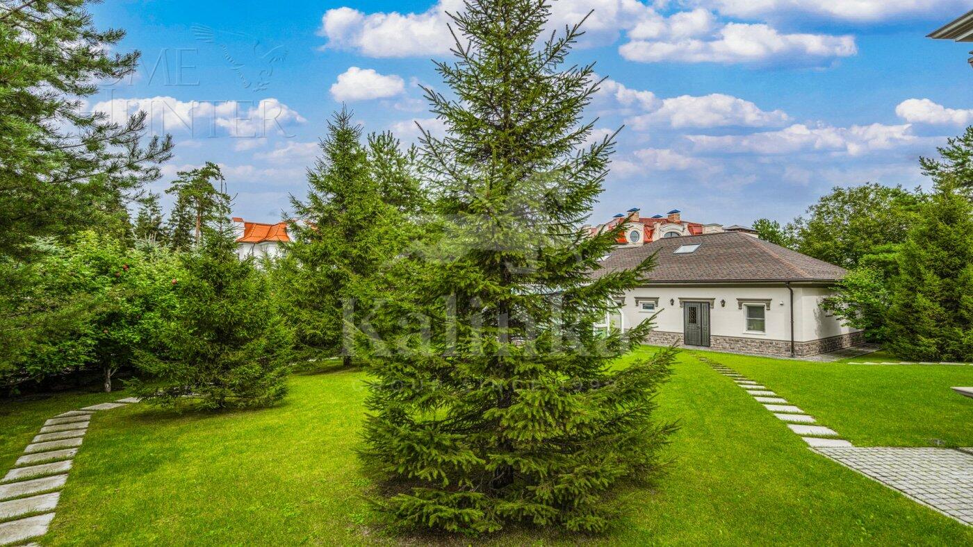 2-этажный коттедж 935 м² с отделкой