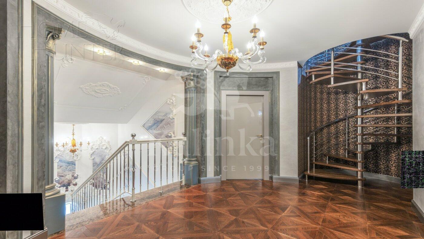 2-этажный коттедж 935 м² с отделкой