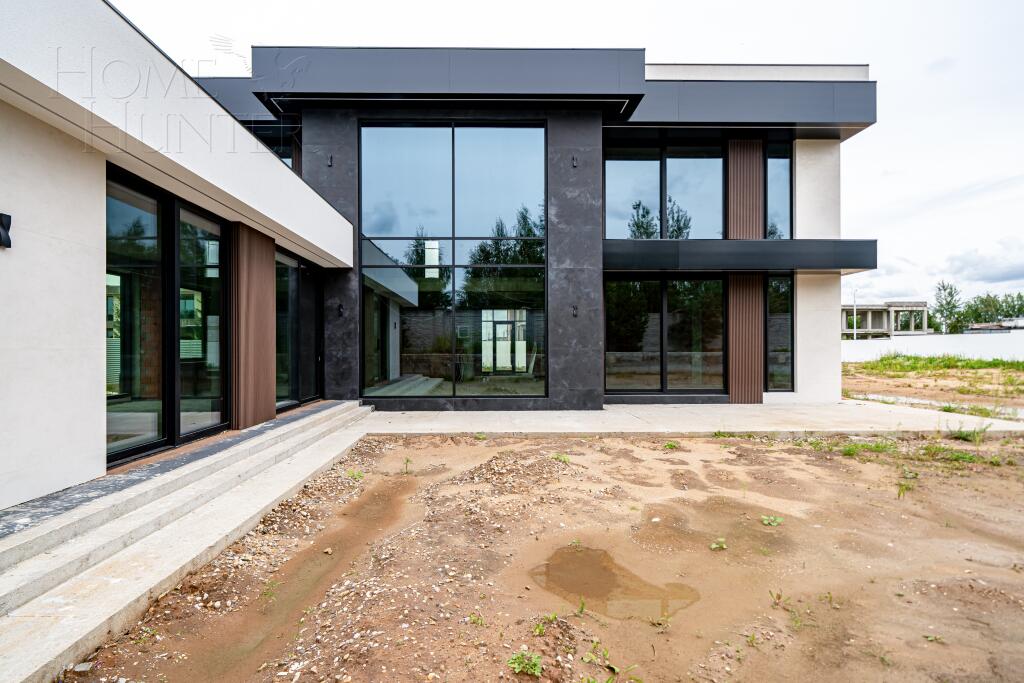 2-этажный коттедж 550 м² без отделки
