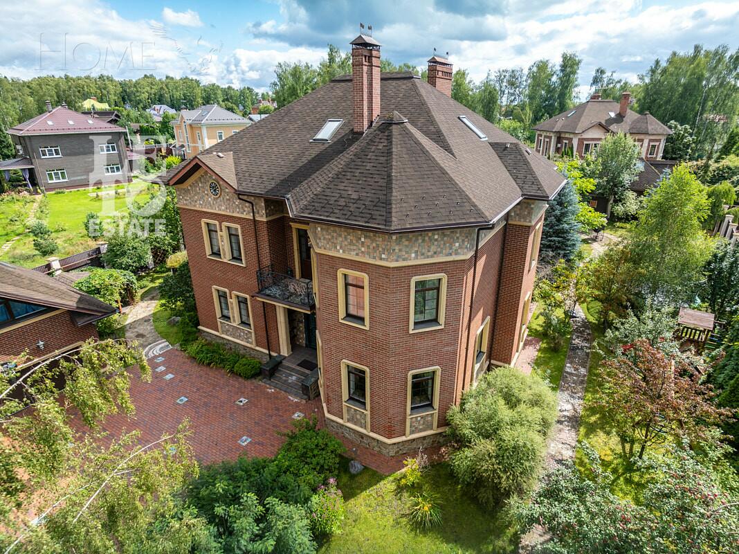 3-этажный коттедж 1 322 м² с отделкой