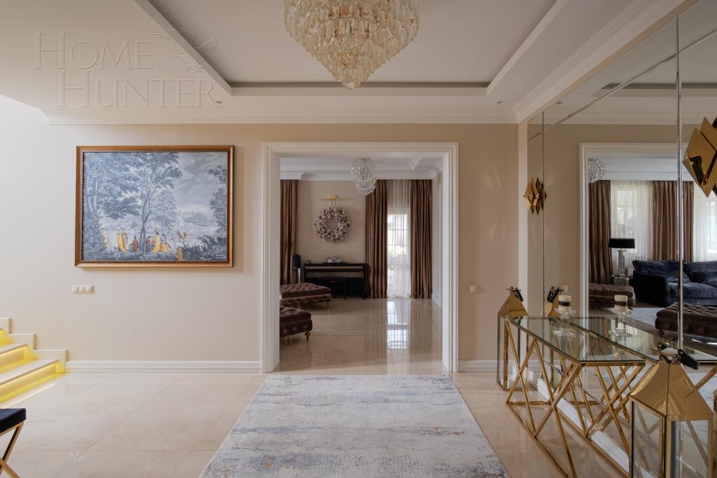 2-этажный коттедж 400 м² с отделкой