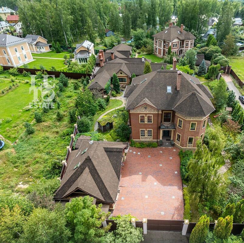 3-этажный коттедж 1 322 м² с отделкой