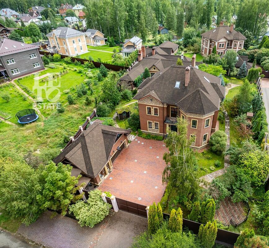 3-этажный коттедж 1 322 м² с отделкой