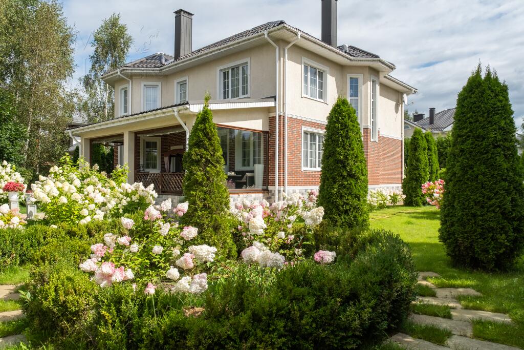 2-этажный коттедж 400 м² с отделкой