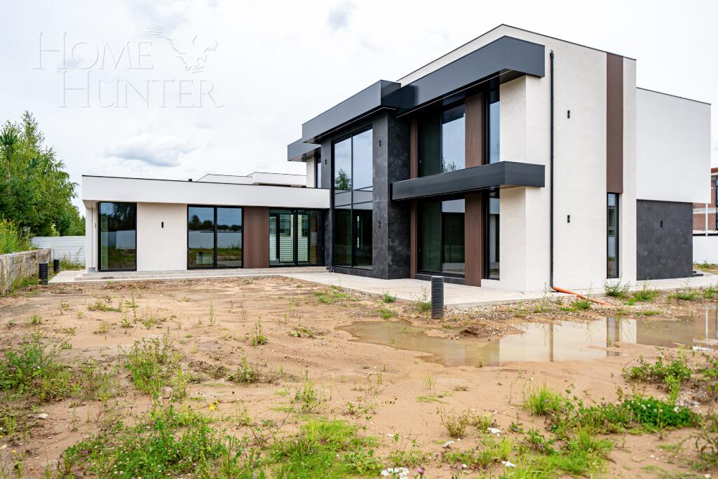 2-этажный коттедж 550 м² без отделки