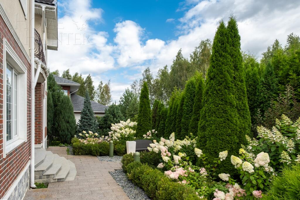 2-этажный коттедж 400 м² с отделкой