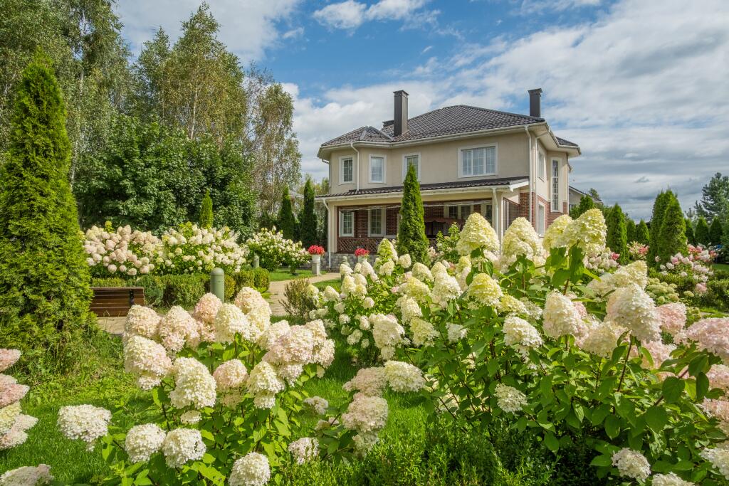 2-этажный коттедж 400 м² с отделкой