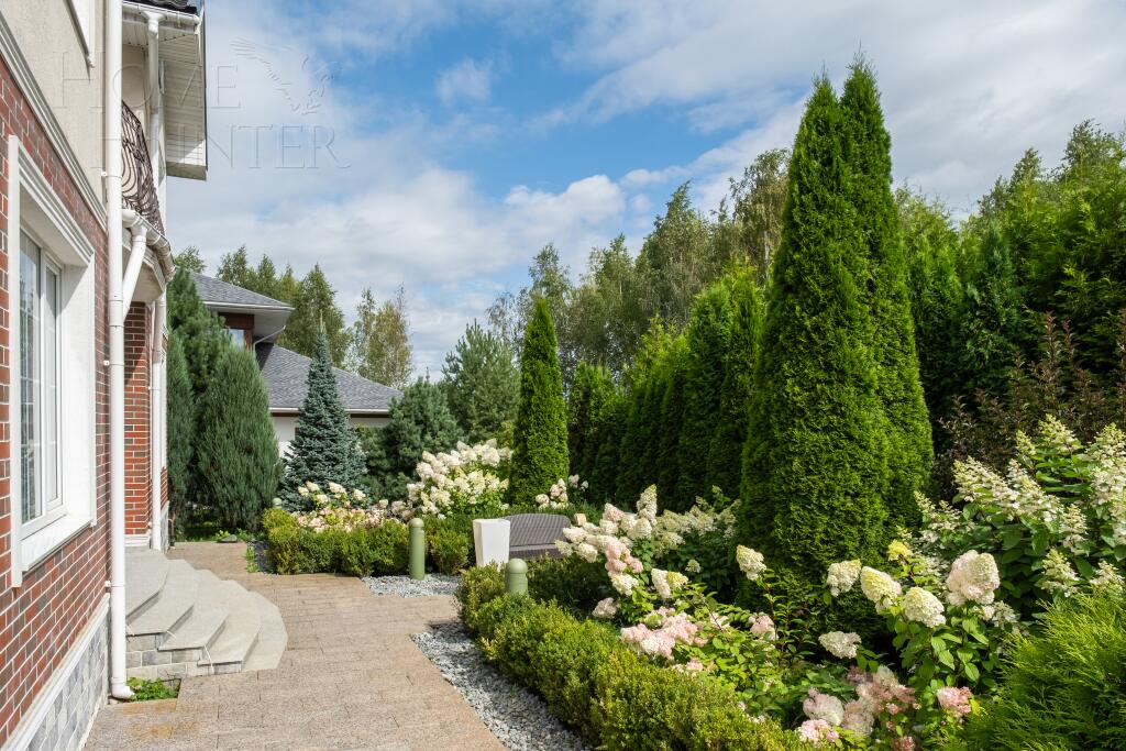 2-этажный коттедж 400 м² с отделкой