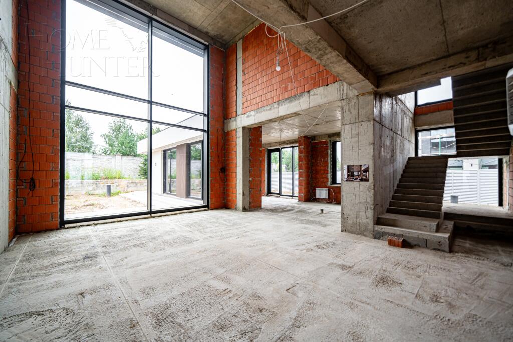 2-этажный коттедж 550 м² без отделки