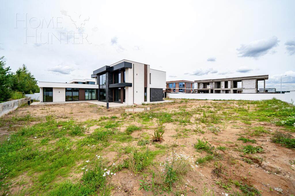 2-этажный коттедж 550 м² без отделки