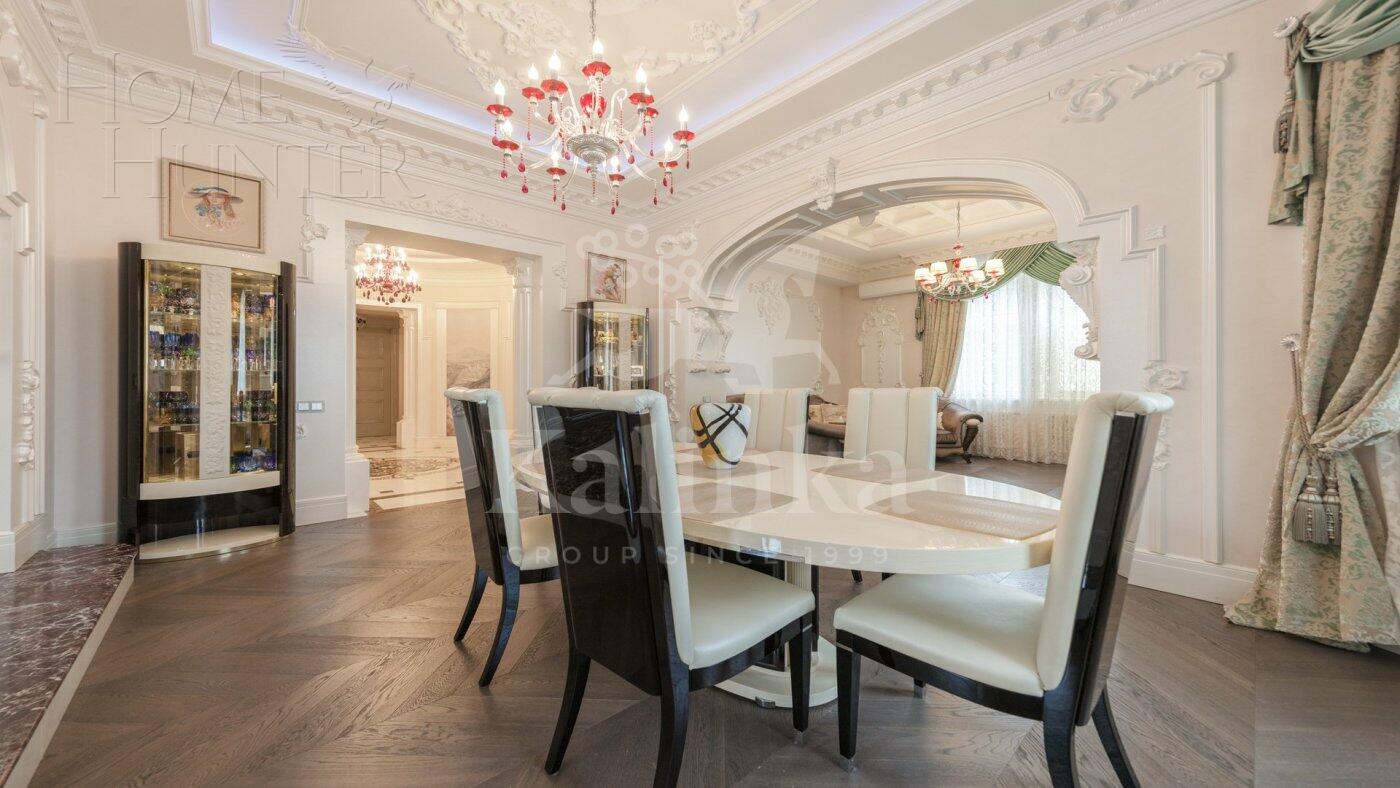 2-этажный коттедж 935 м² с отделкой