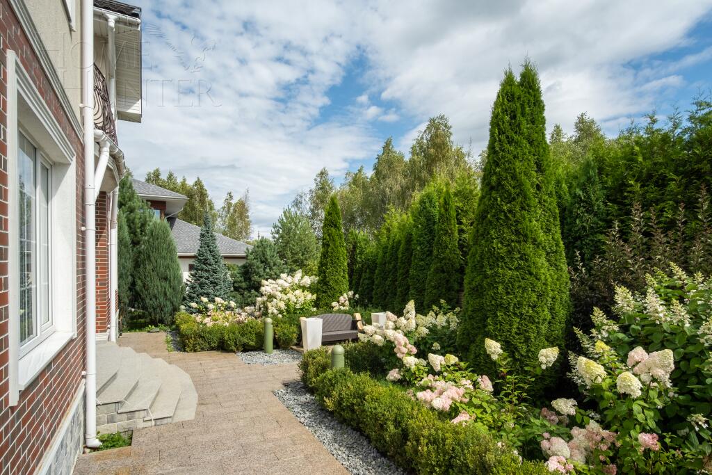 2-этажный коттедж 400 м² с отделкой