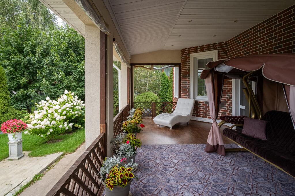 2-этажный коттедж 400 м² с отделкой