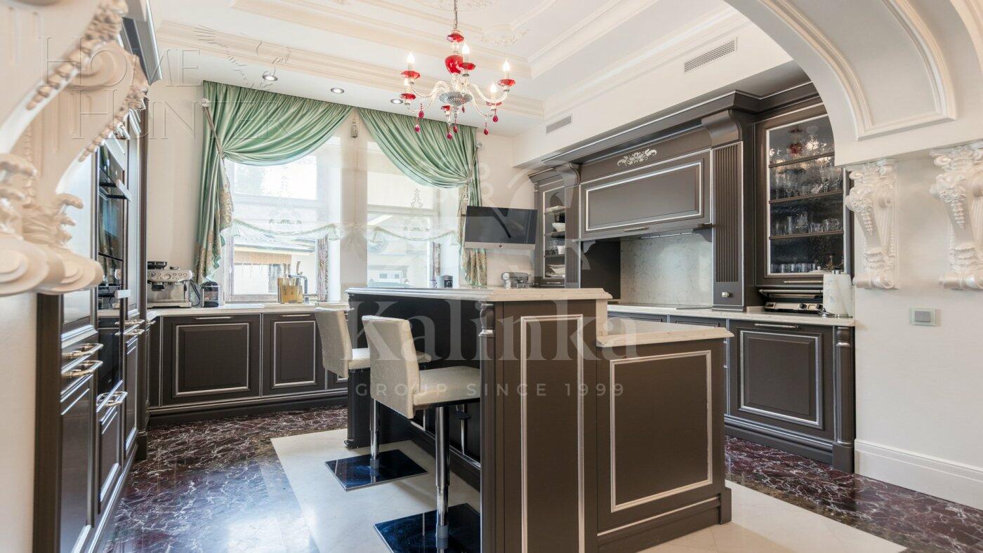 2-этажный коттедж 935 м² с отделкой