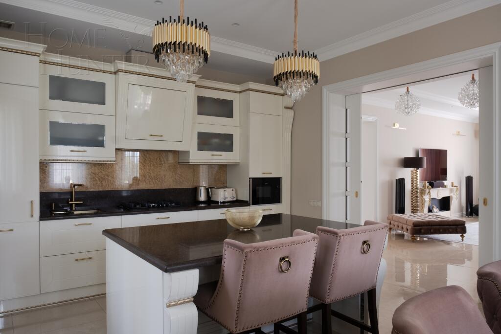 2-этажный коттедж 400 м² с отделкой