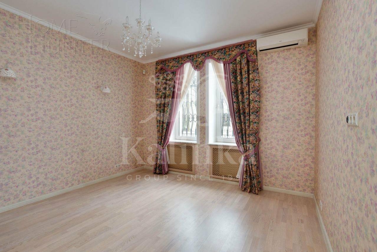 3-этажный коттедж 400 м² с отделкой