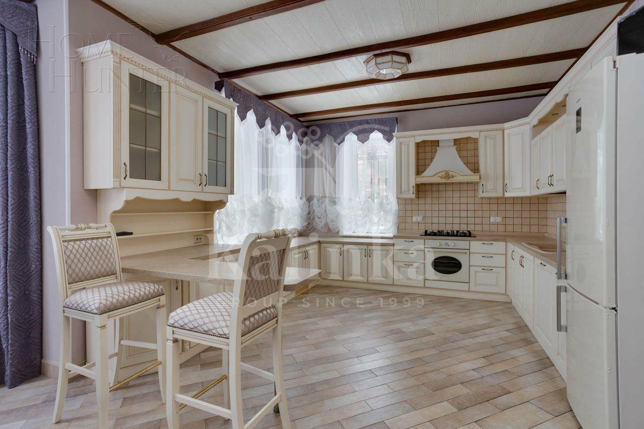 3-этажный коттедж 400 м² с отделкой