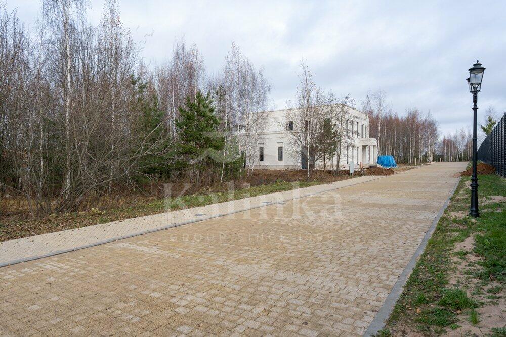 Участок 16.3 сот. в охраняемом поселке