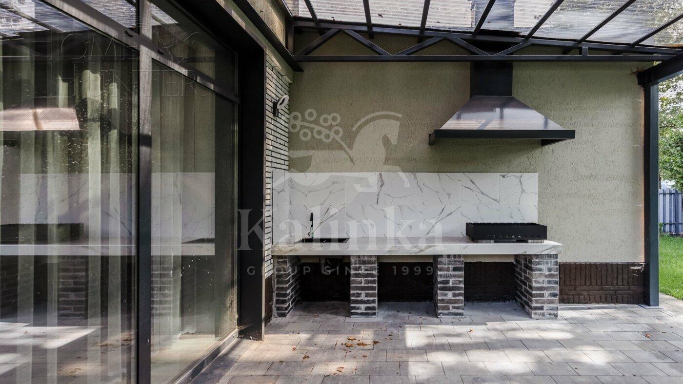 2-этажный коттедж 250 м² с отделкой