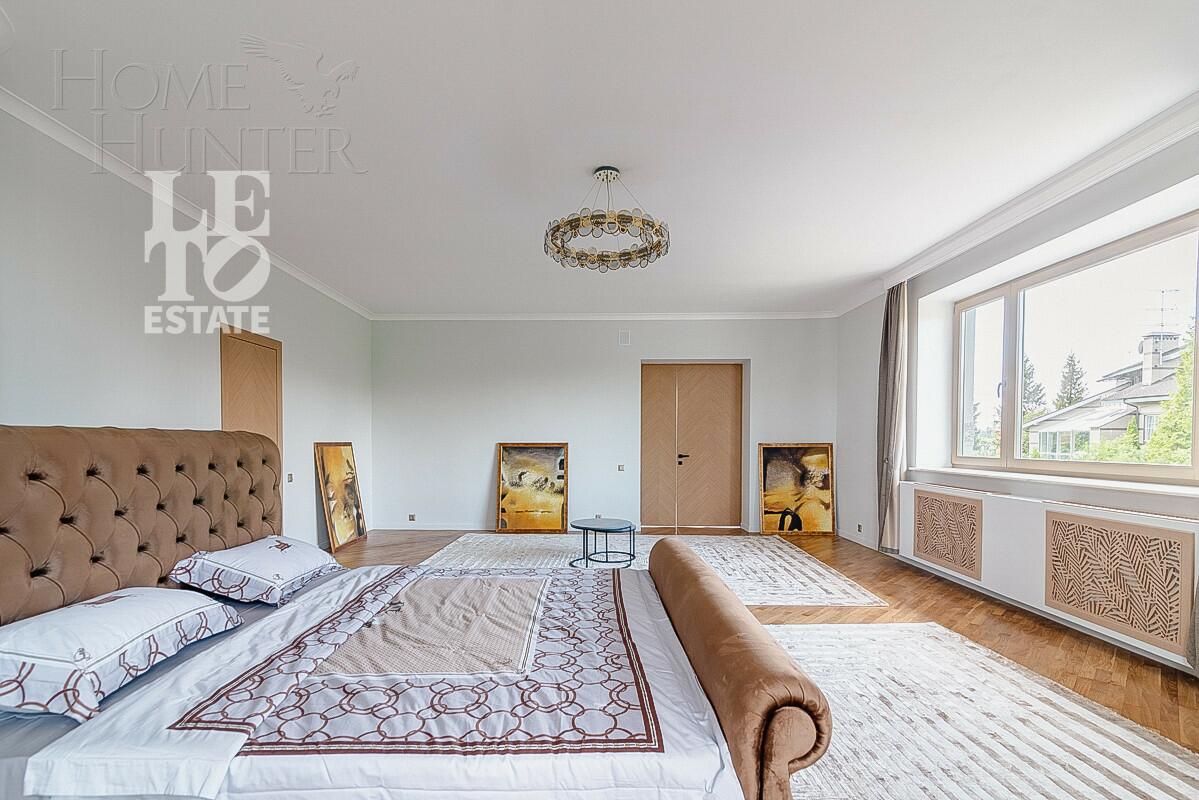 3-этажный коттедж 1 241 м² с отделкой