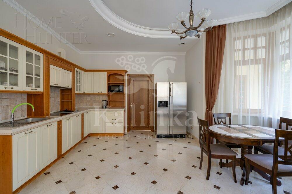 2-этажный коттедж 350 м² с отделкой