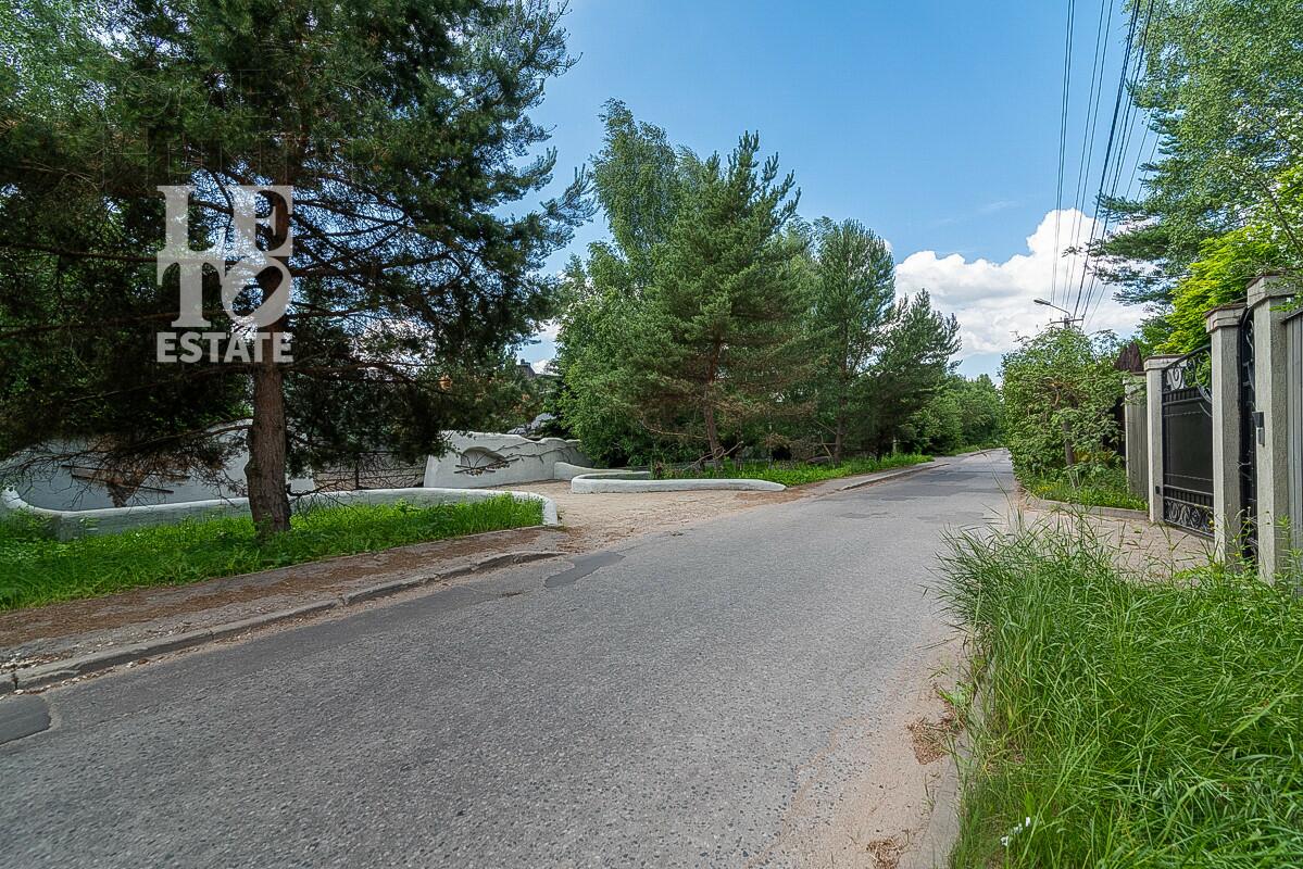 3-этажный коттедж 1 241 м² с отделкой