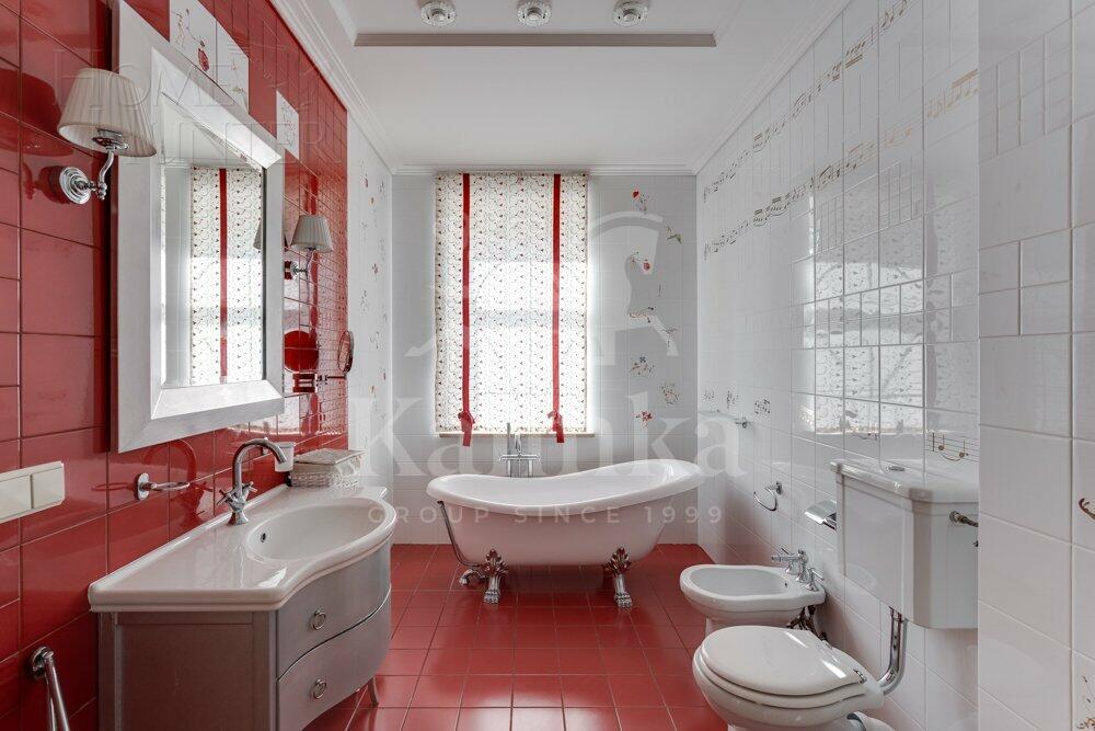 2-этажный коттедж 600 м² с отделкой