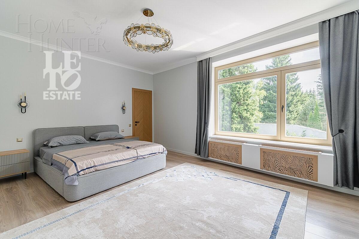 3-этажный коттедж 1 241 м² с отделкой