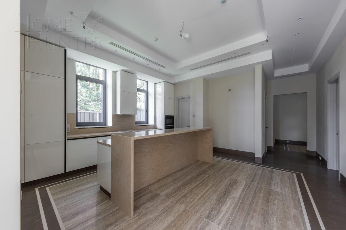 3-этажный коттедж 420 м² с отделкой