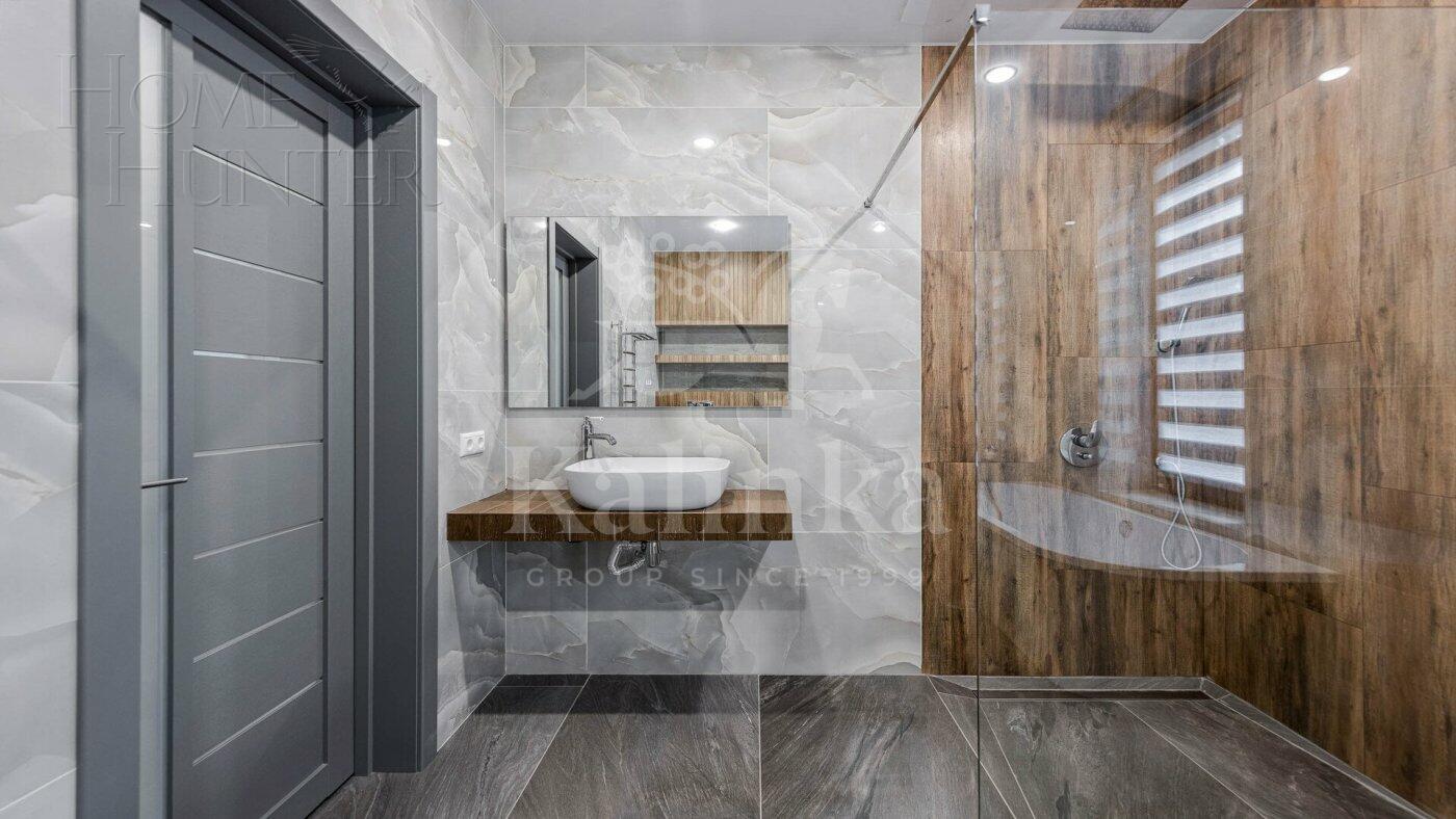 2-этажный коттедж 250 м² с отделкой