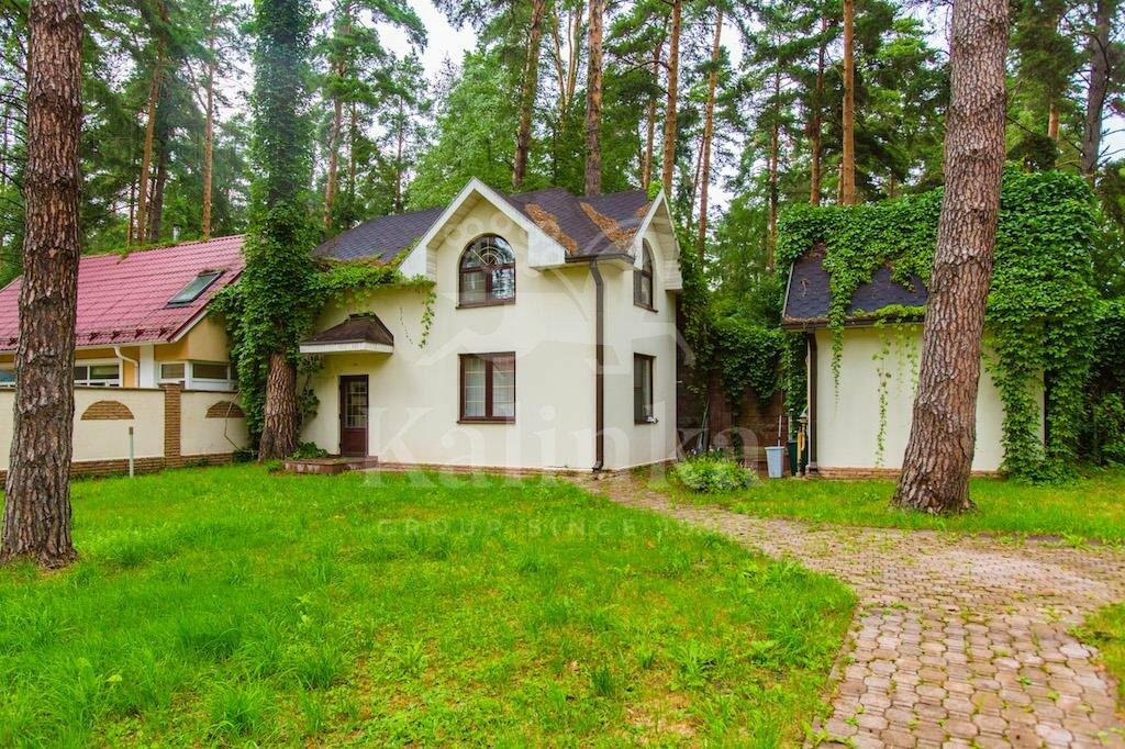 2-этажный коттедж 350 м² с отделкой