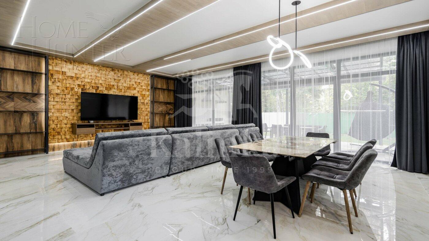 2-этажный коттедж 250 м² с отделкой