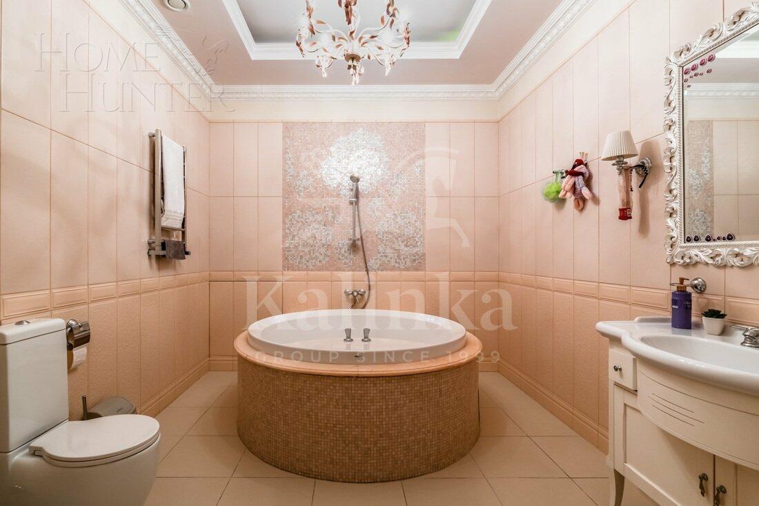 2-этажный коттедж 1 000 м² с отделкой