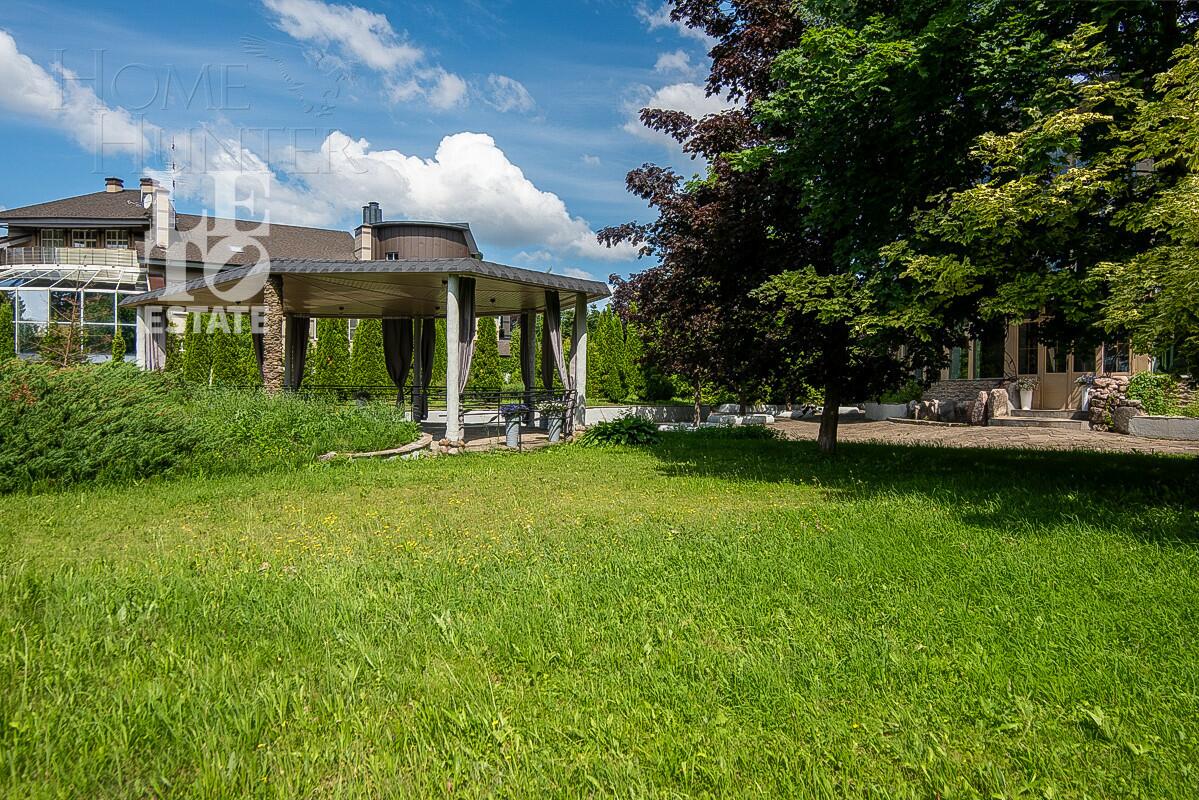 3-этажный коттедж 1 241 м² с отделкой