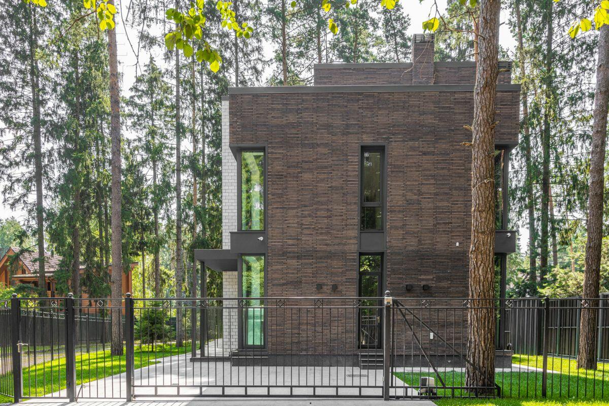 3-этажный коттедж 420 м² с отделкой