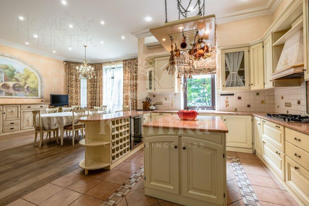 2-этажный коттедж 615 м² с отделкой