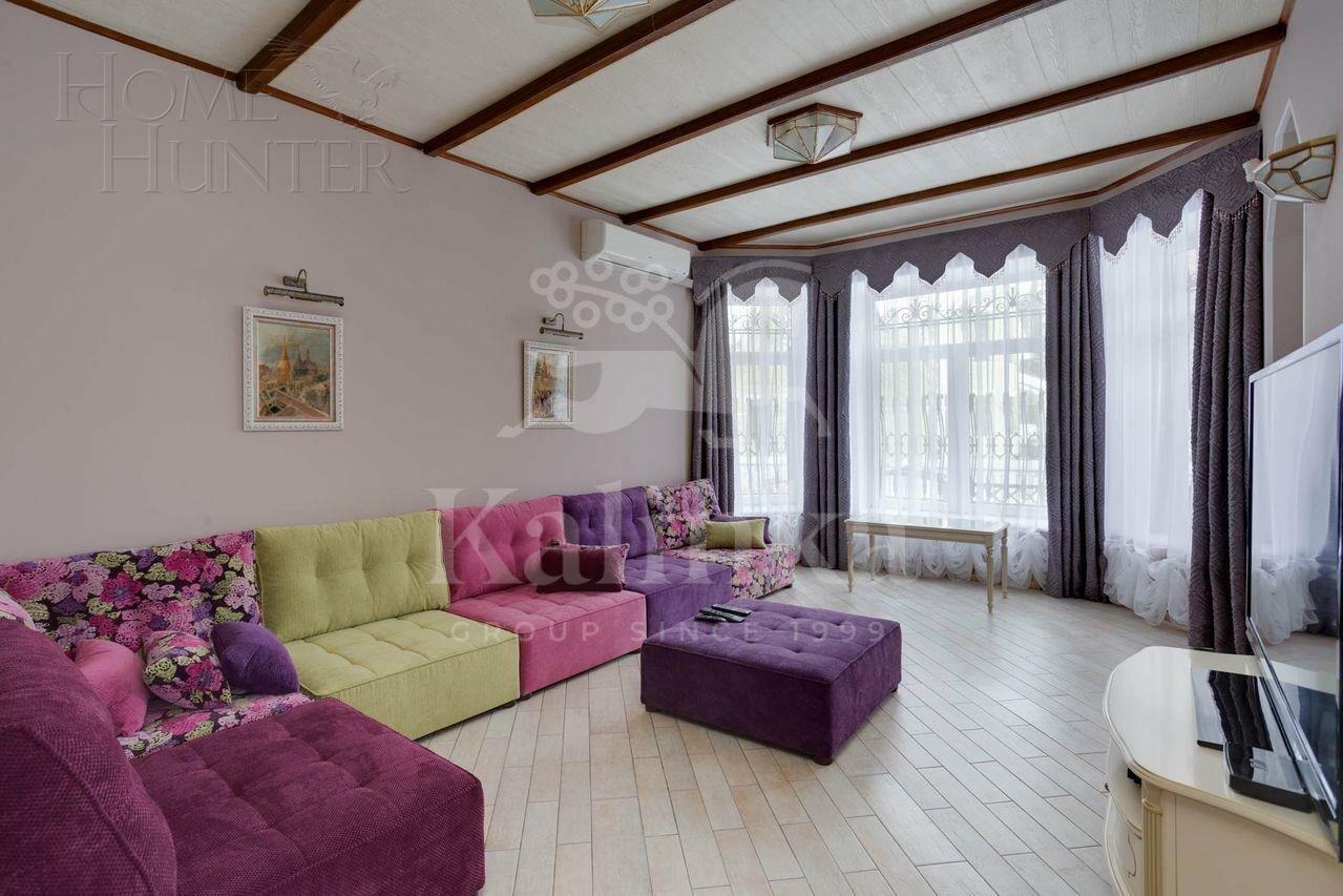 3-этажный коттедж 400 м² с отделкой