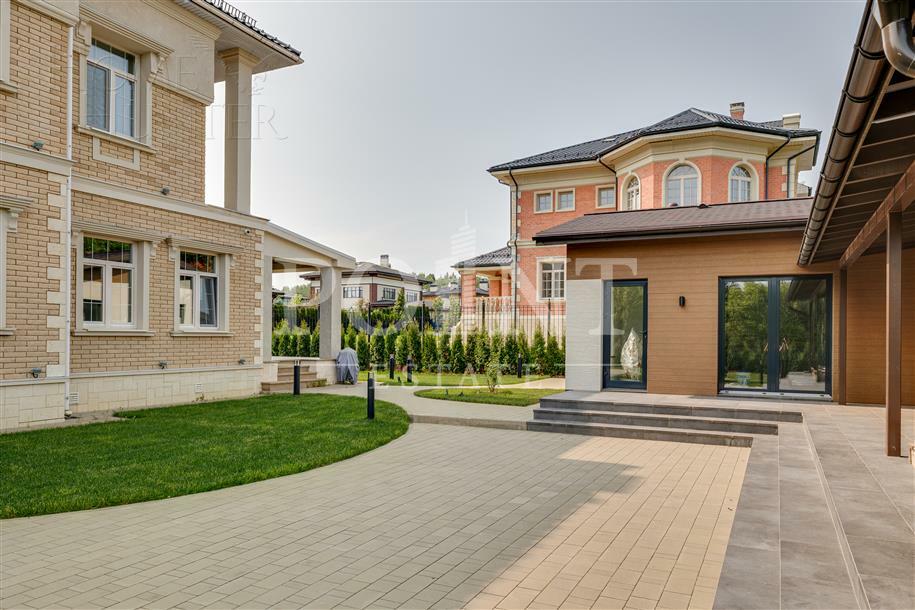 2-этажный коттедж 688 м² с отделкой