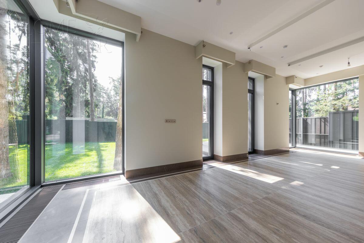 3-этажный коттедж 420 м² с отделкой