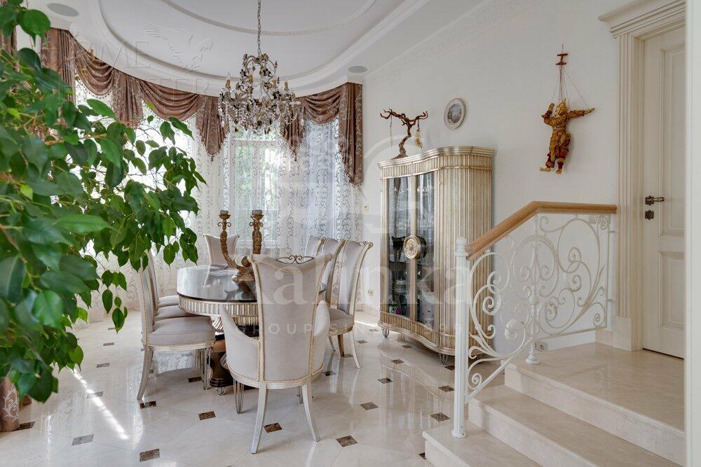 2-этажный коттедж 600 м² с отделкой