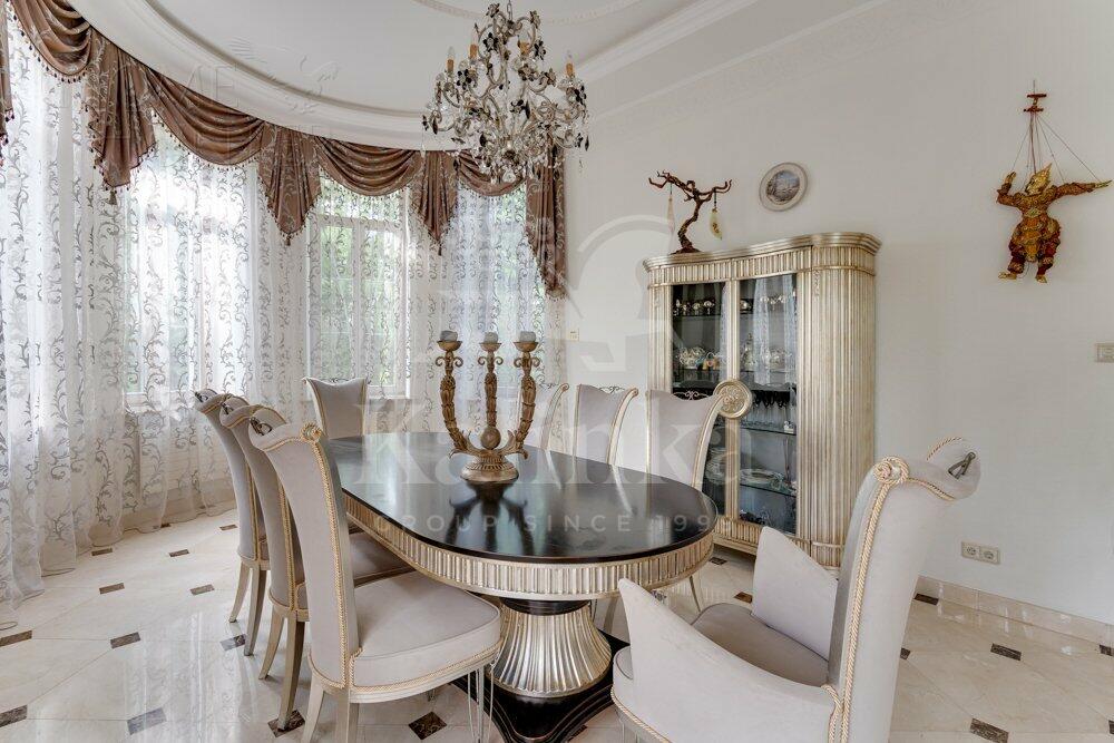 2-этажный коттедж 600 м² с отделкой