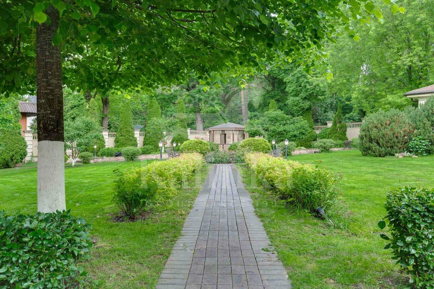 3-этажный коттедж 622 м² с отделкой