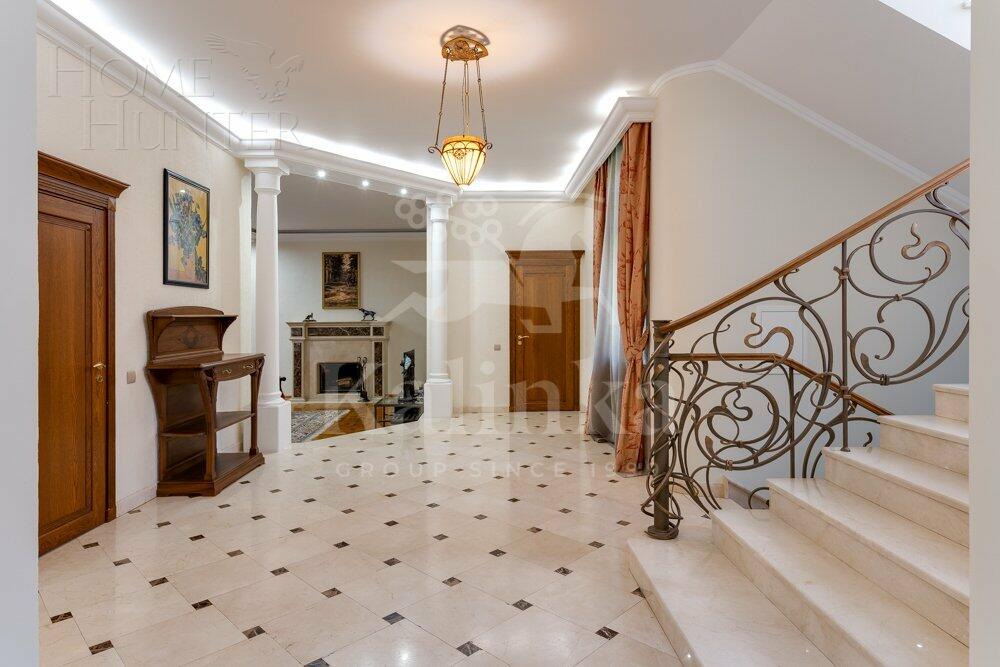 2-этажный коттедж 350 м² с отделкой