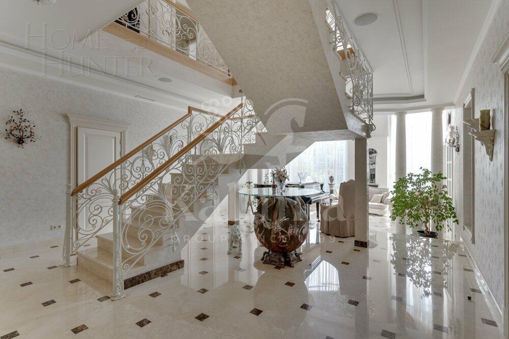 2-этажный коттедж 600 м² с отделкой