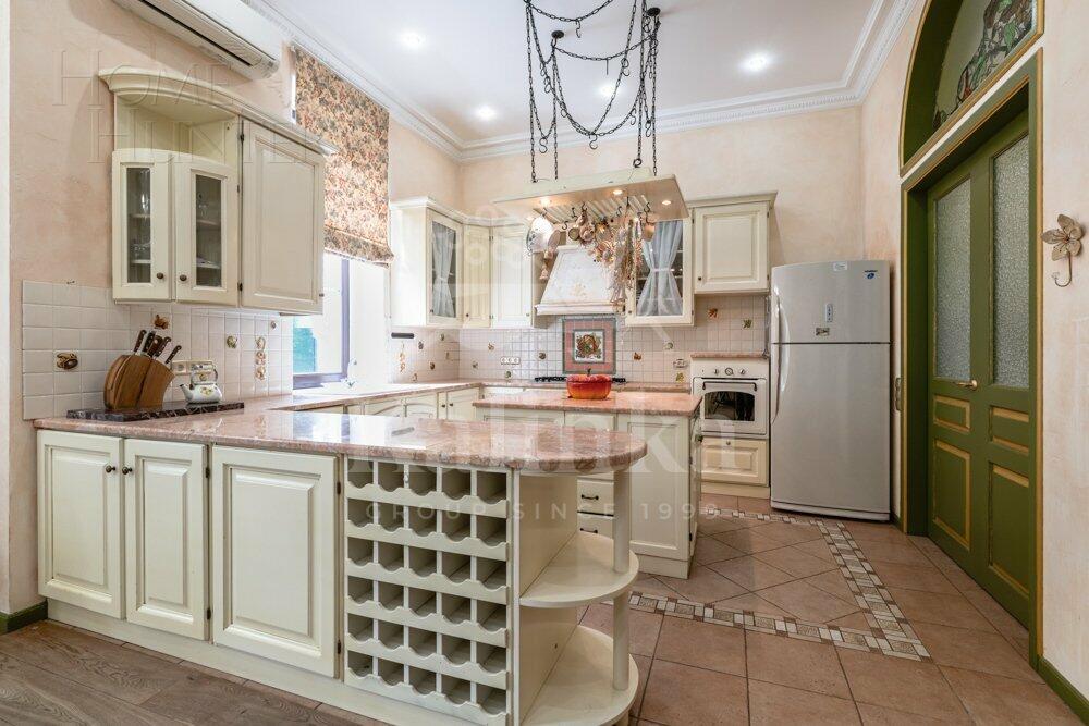 2-этажный коттедж 615 м² с отделкой