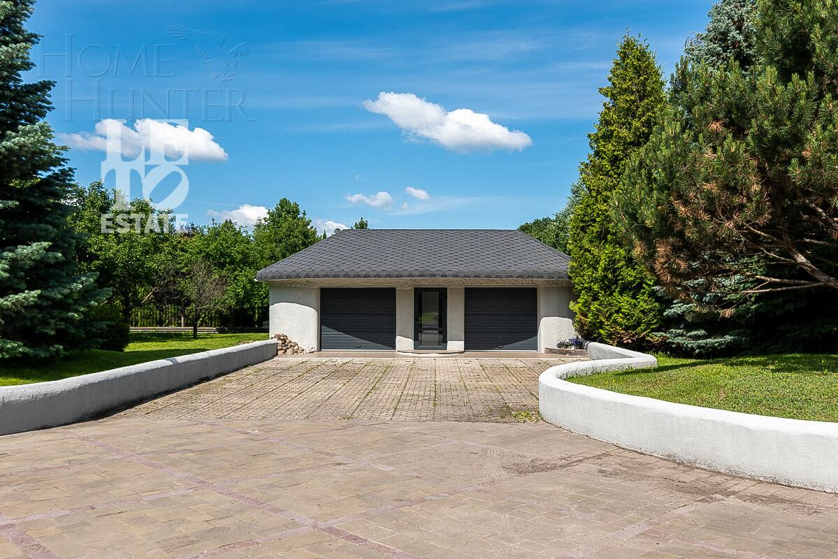 3-этажный коттедж 1 241 м² с отделкой