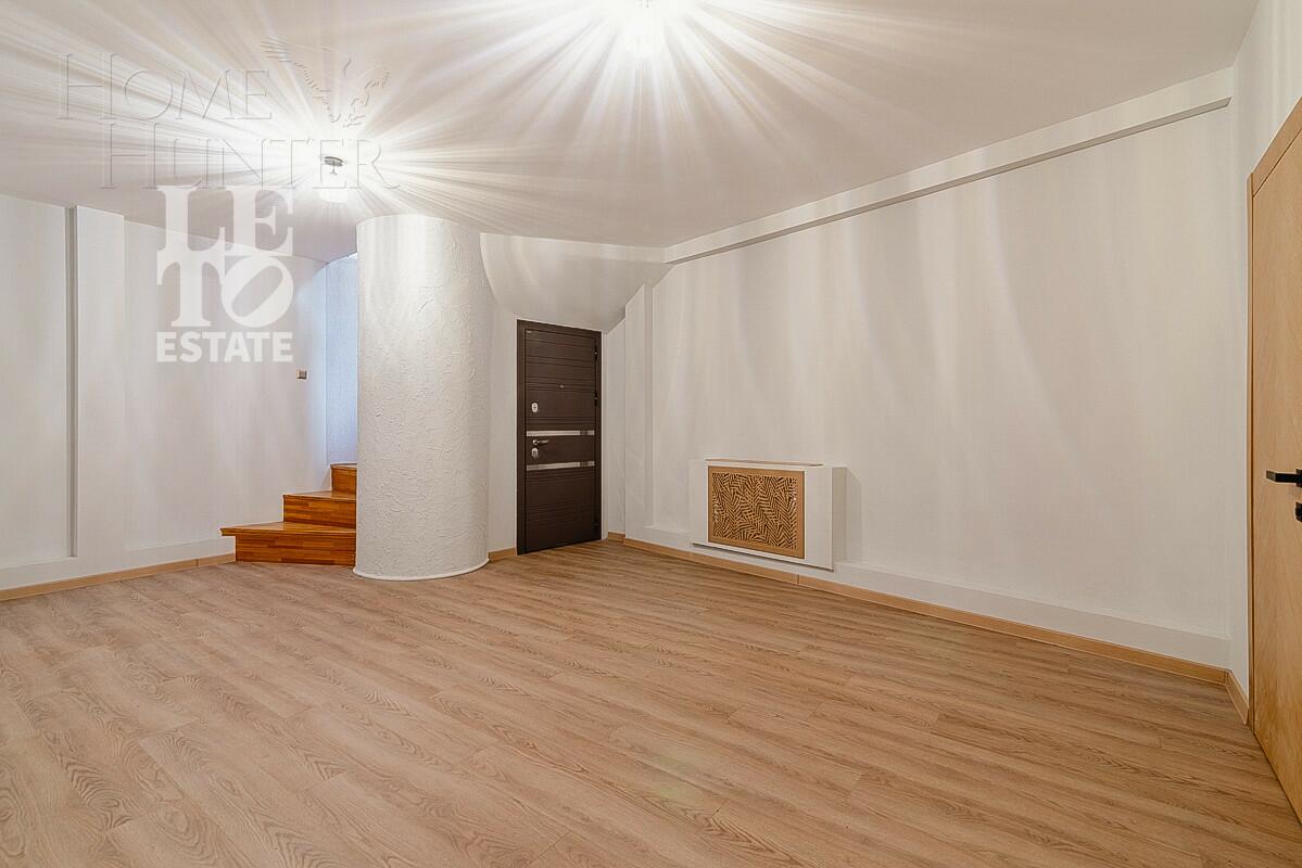 3-этажный коттедж 1 241 м² с отделкой