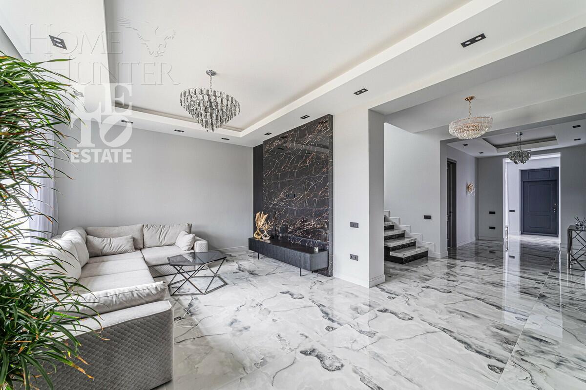 2-этажный коттедж 320 м² с отделкой