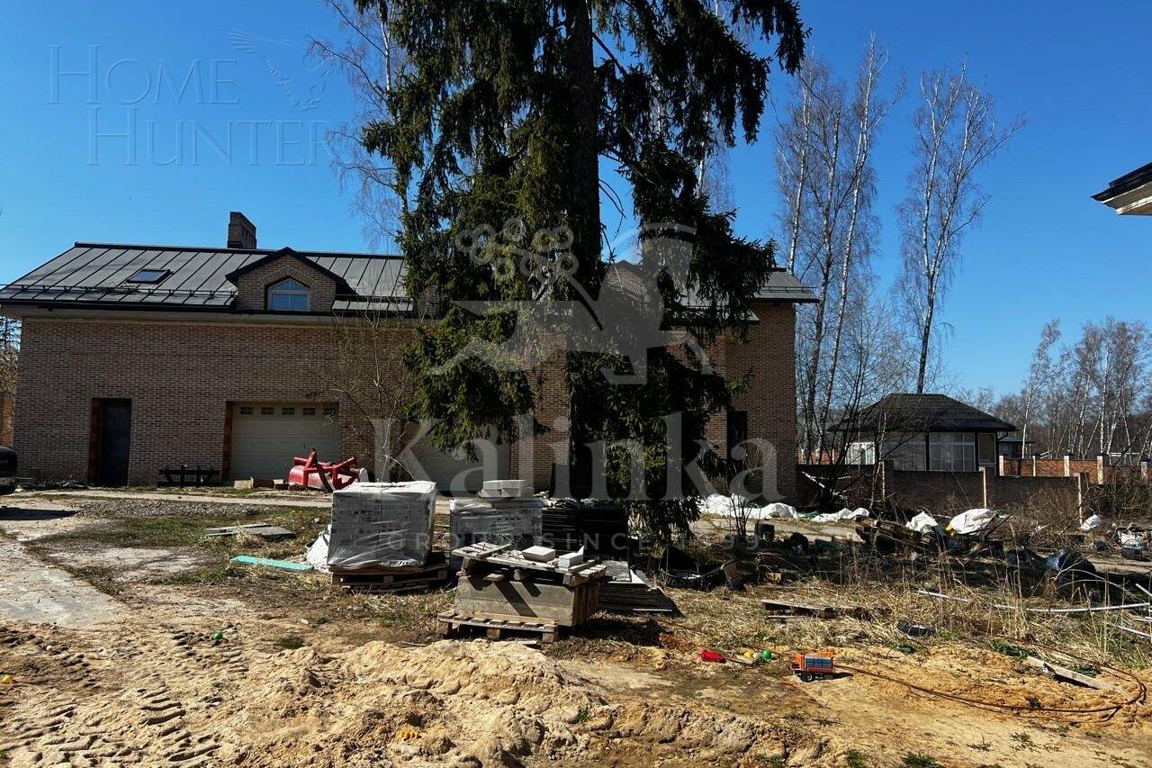 2-этажный коттедж 1 320 м² без отделки