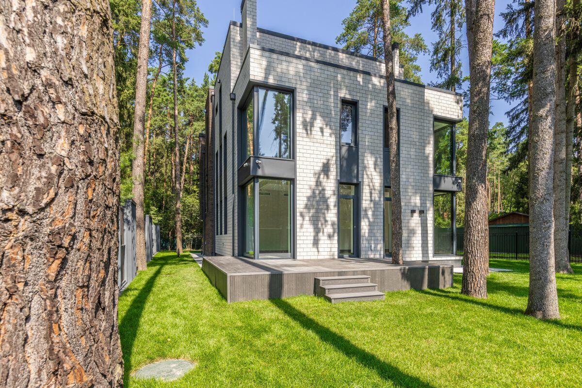 3-этажный коттедж 420 м² с отделкой